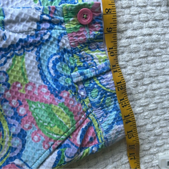 Lilly Pulitzer The Callahan short size 2. Pale pop art sea theme in pique. Nice! - Picture 4 of 14